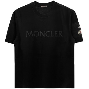 [몽클레어] 8C00008 8390T 999 암로고포켓 라운드 반팔티셔츠 블랙 남성 티셔츠 / TLS,MONCLER